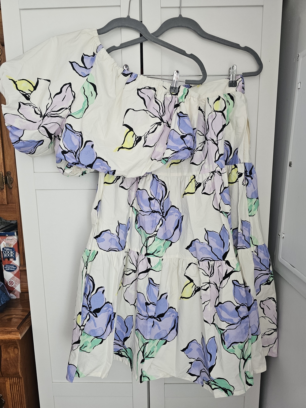 NWT Boho Watercolor Floral Set One-Shoulder Puff Sleeve Top Tiered Midi Skirt M